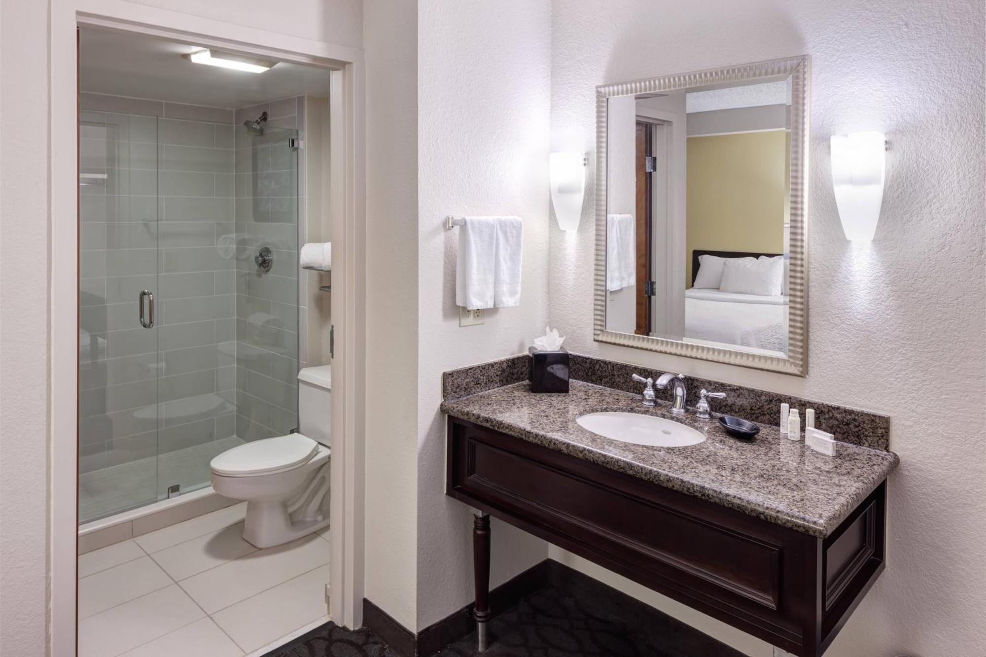 Springhill Suites By Marriott Dallas Downtown / West End Exteriör bild
