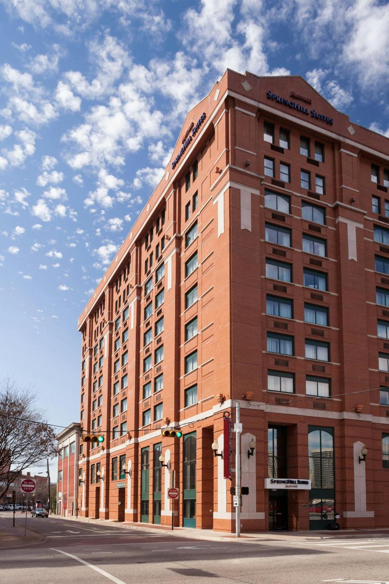 Springhill Suites By Marriott Dallas Downtown / West End Exteriör bild