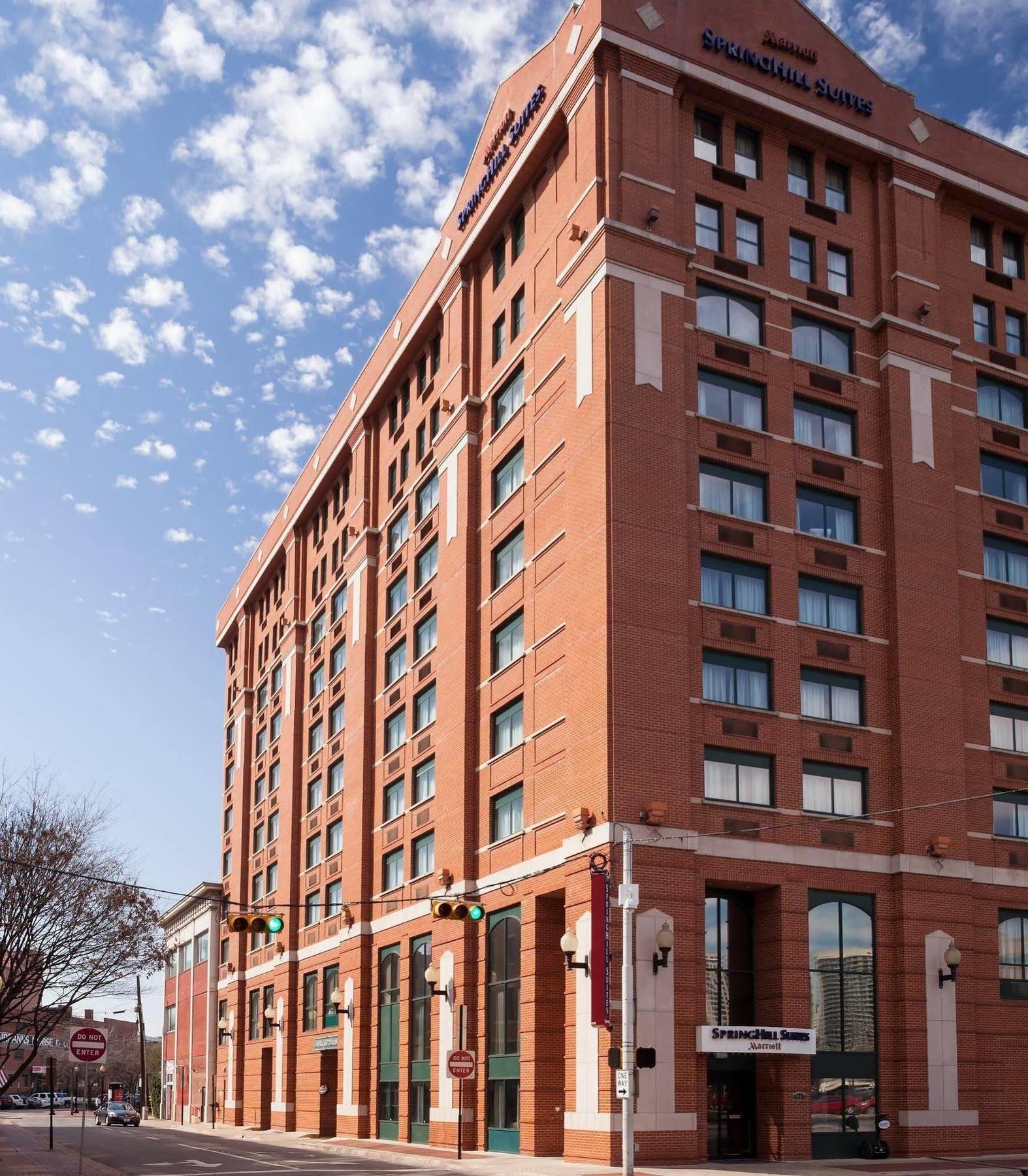 Springhill Suites By Marriott Dallas Downtown / West End Exteriör bild